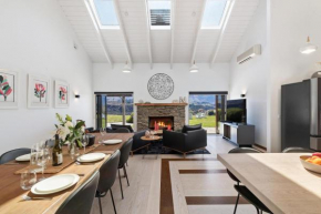 Tucker Beach Haven With Spa, Queenstown